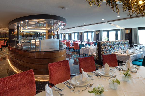 AmaWaterways KRISTINA_Restaurant.jpg